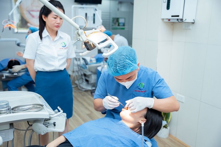 Lấy cao răng có đau không? Những điều nên biết trước khi thực hiện Lấy cao răng có đau không