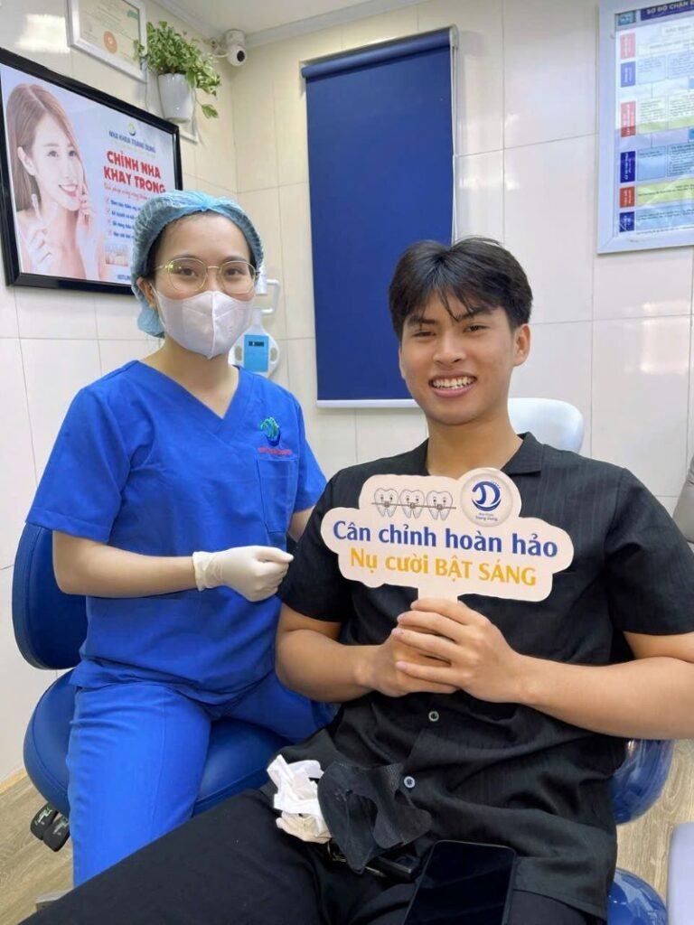 Bảng Giá Niềng Răng Trong Suốt Giá Rẻ, Chất Lượng Năm 2025 Khách hàng niềng răng tại Nha khoa Trang Dung