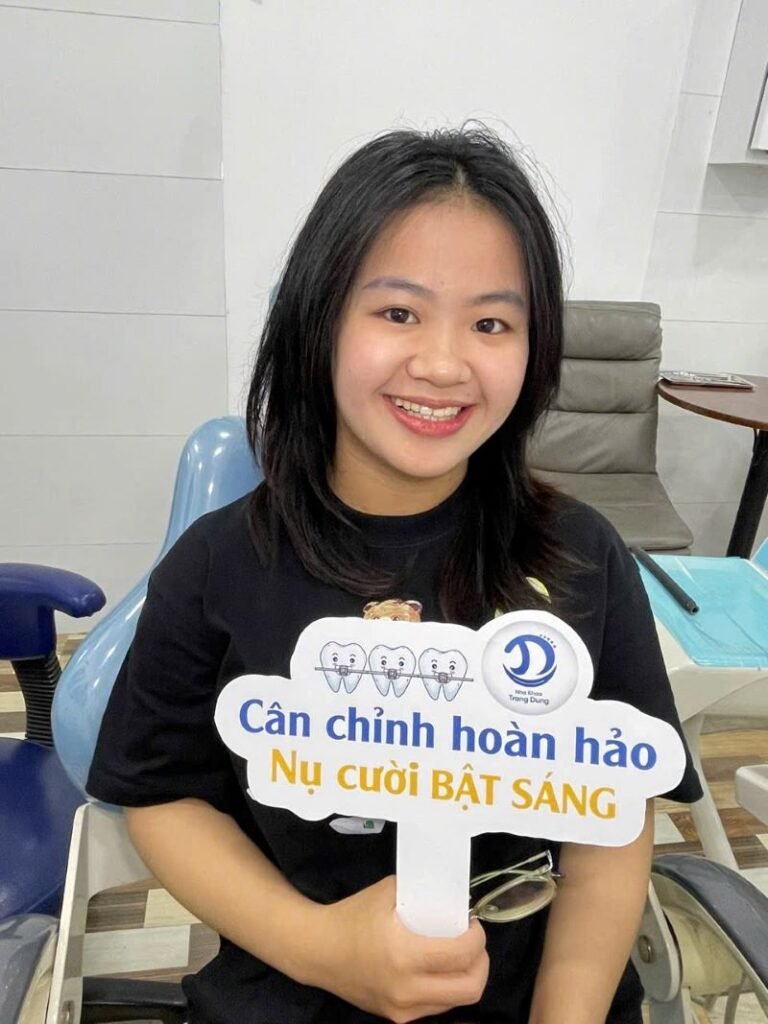 Niềng Răng Mắc Cài Tự Buộc Là Gì? Ưu Nhược Điểm & Chi Phí Chi Tiết Niềng răng mắc cài tại Nha khoa Trang Dung