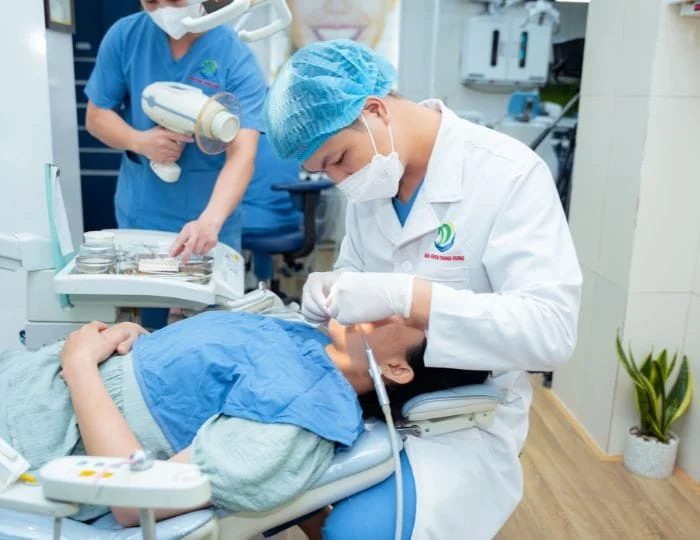 anh hoat dong khong gian nha khoa trang dung 9