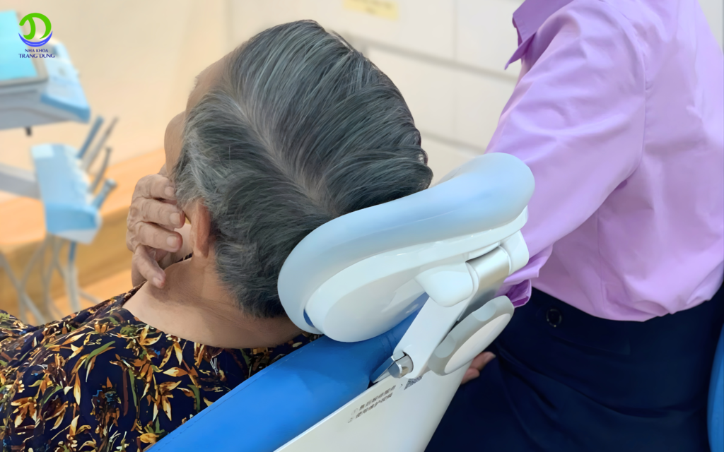 bệnh nhân đau răng