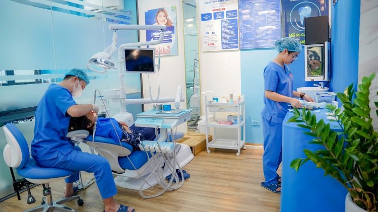 niềng răng máng trong suốt​