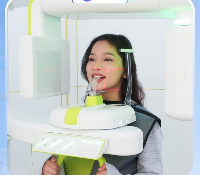 Chụp phim CT conbeam tại nha khoa Trang Dung Cô gái chụp phim xquang răng CT Conbeam tại nha khoa Trang Dung